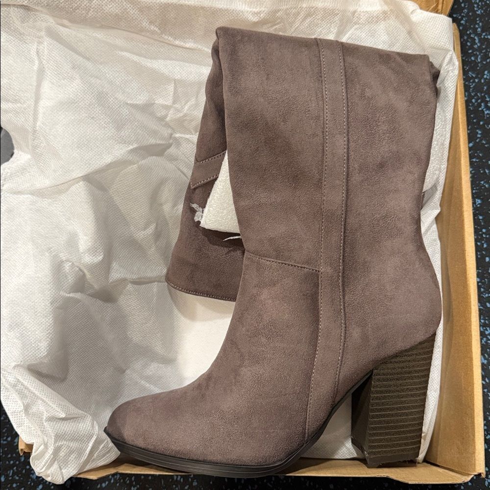 Journee Kyllie Boot gray